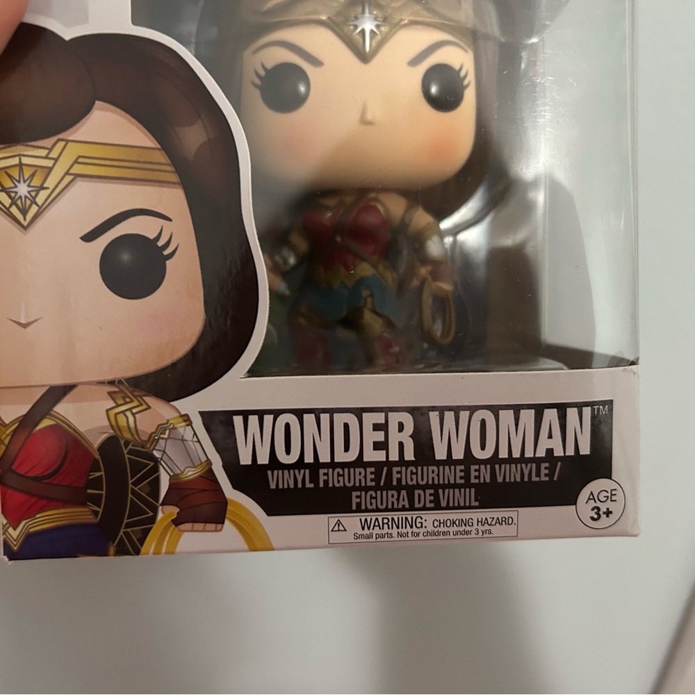Funko Pop Justice League Wonder Woman Vinyl Figure - Picture 4 of 5